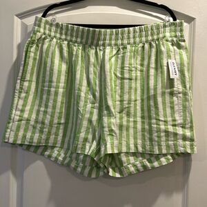 Striped elastic waist shorts